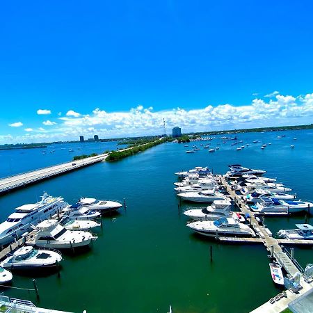 Premium Modern Waterfront Apartment With Miami Skyline View On The Bay 5 Mins Drive To Miami Beach With Free Parking Buitenkant foto